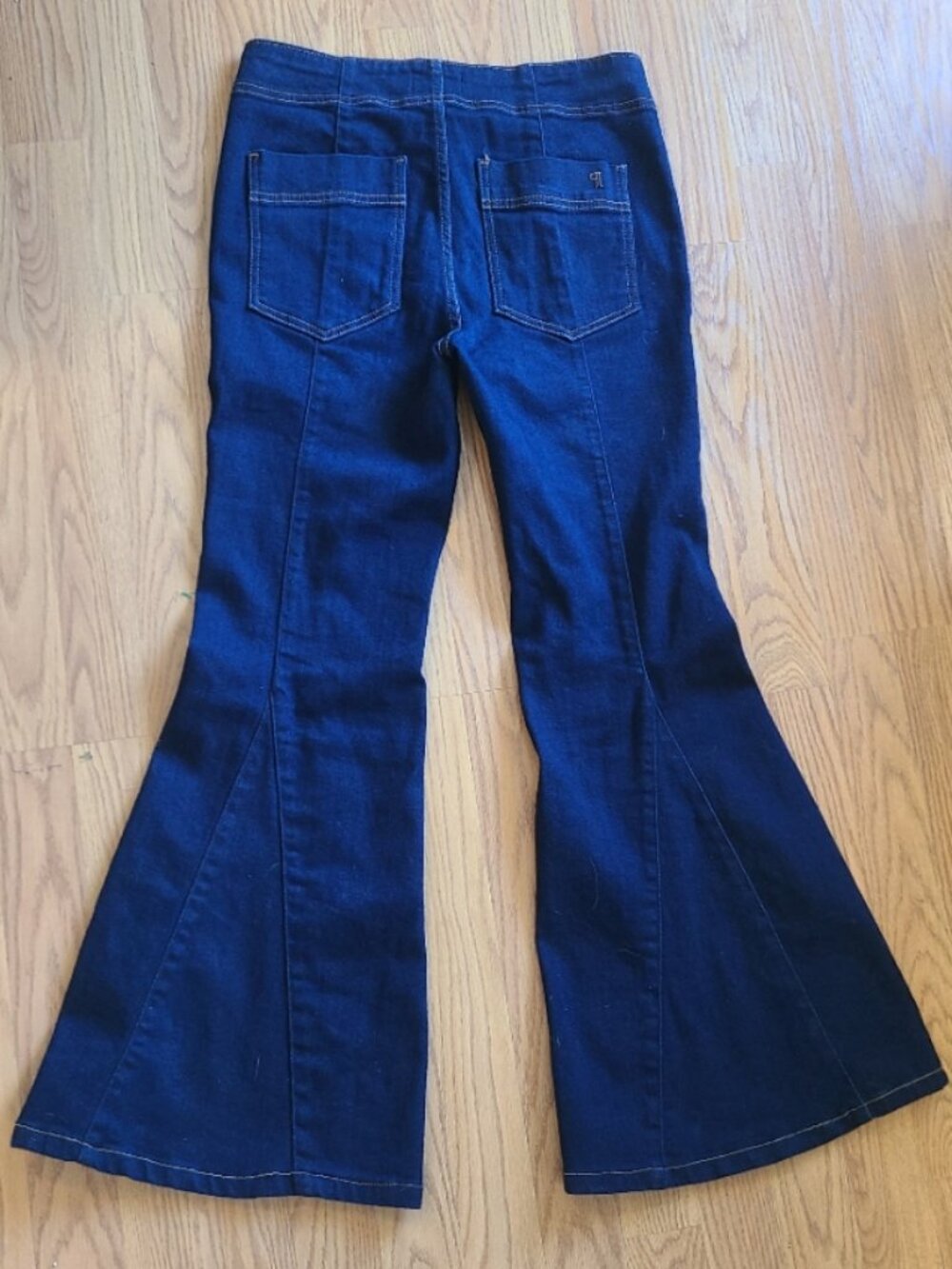 ANTHRO PILCRO PUDDLE MID-RISE FLARE JEANS GORED HEM TROUSER FRONT HEMMED sz 27 - Picture 5 of 9